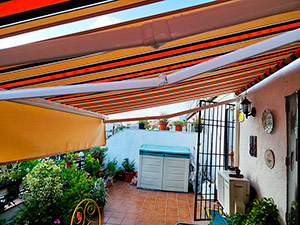 Toldos en Torrej&oacute;n de Velasco.